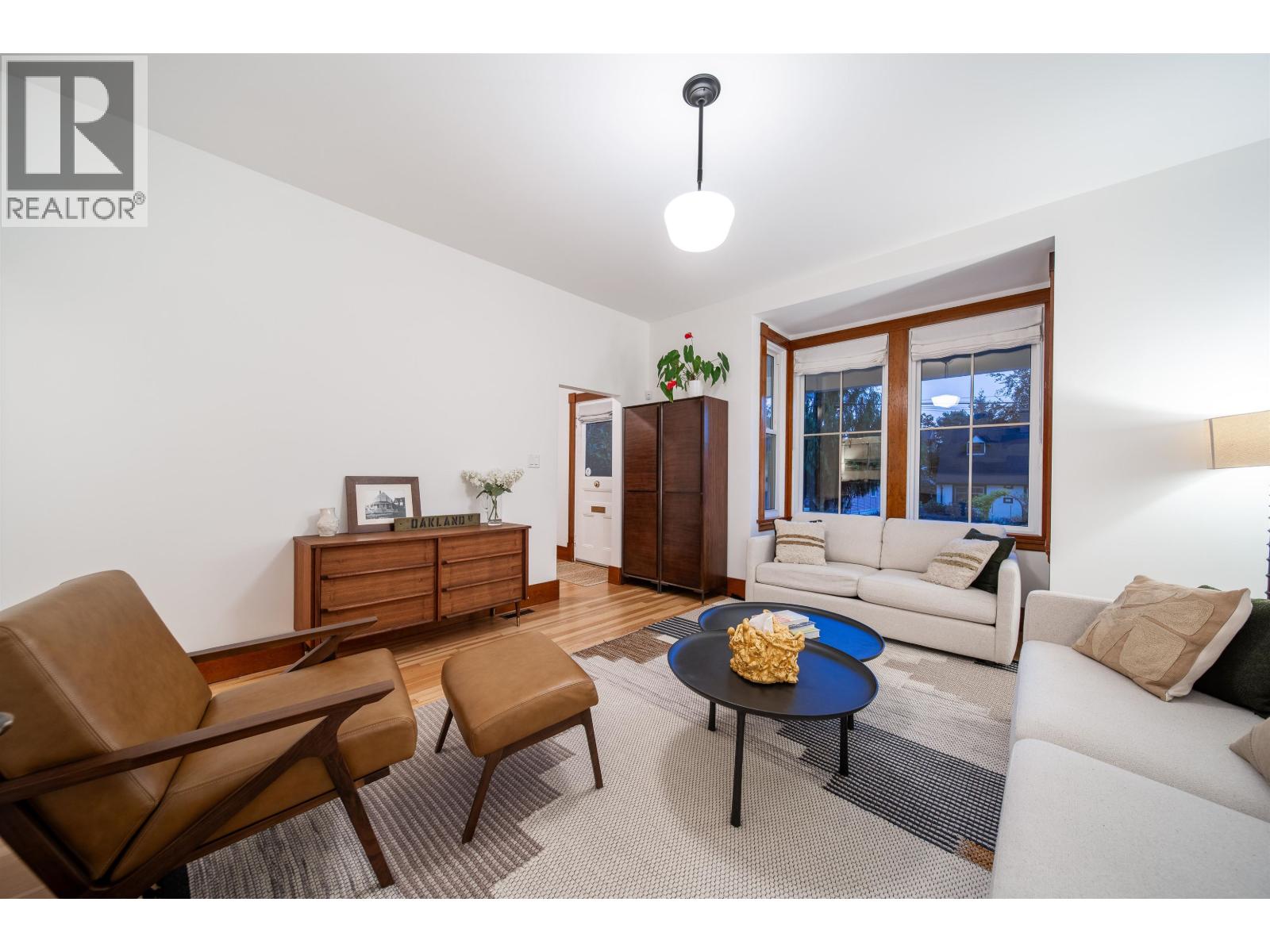 109 Oakland Street Property Photo 4