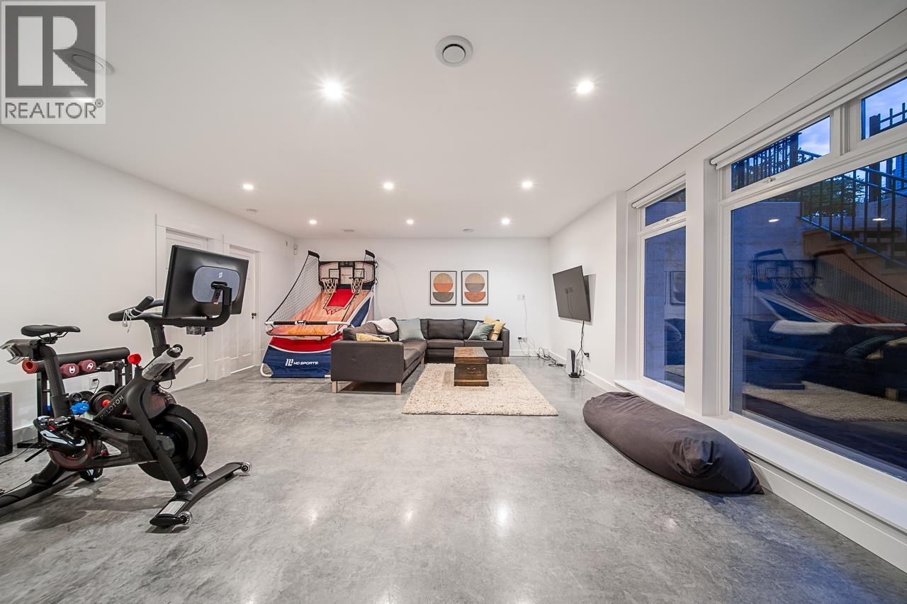 109 Oakland Street Property Photo 18