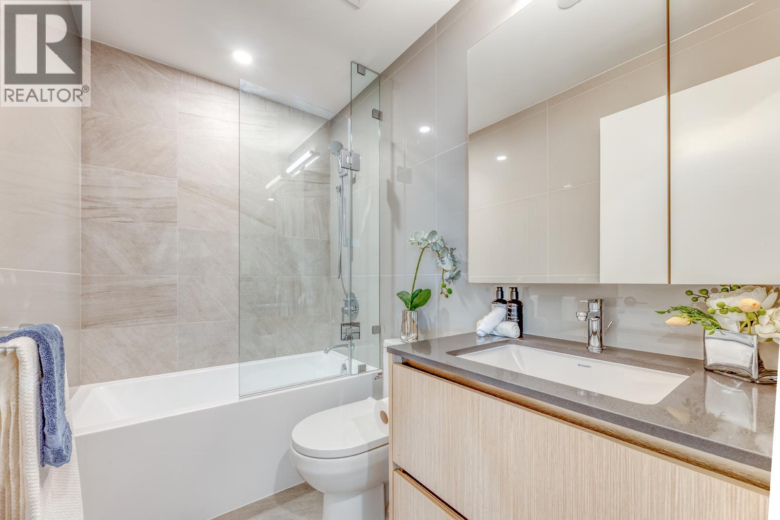 1503 5593 No. 3 Road Property Photo 3