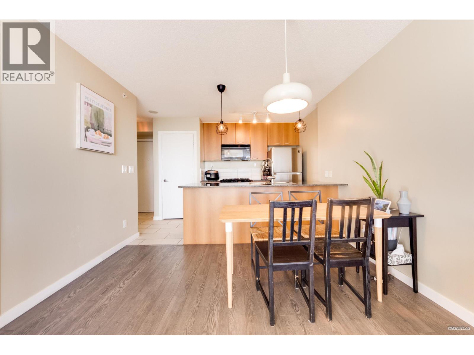 1601 7108 Collier Street Property Photo 7