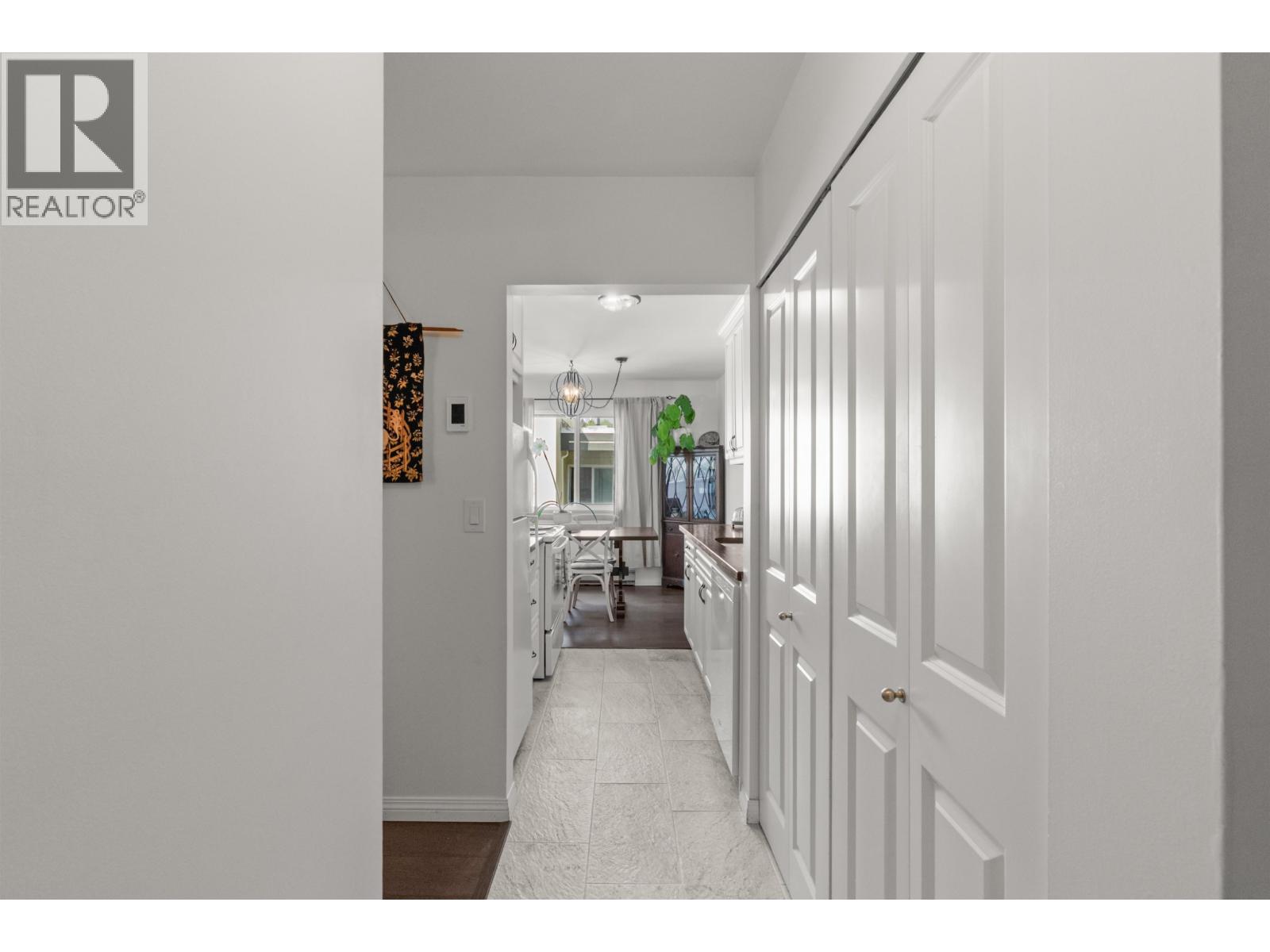 301 5553 16 Avenue Property Photo 10