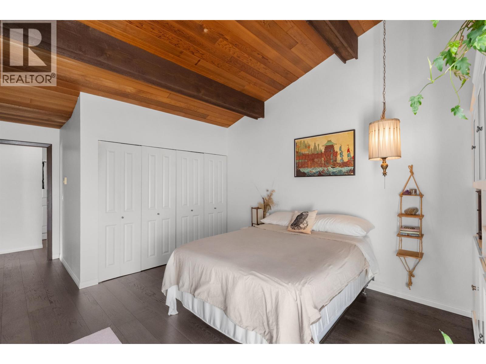 301 5553 16 Avenue Property Photo 15