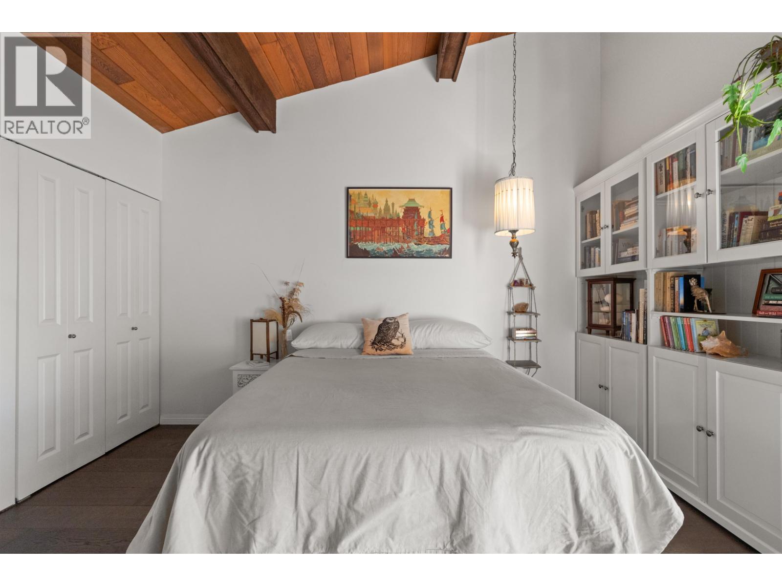 301 5553 16 Avenue Property Photo 16