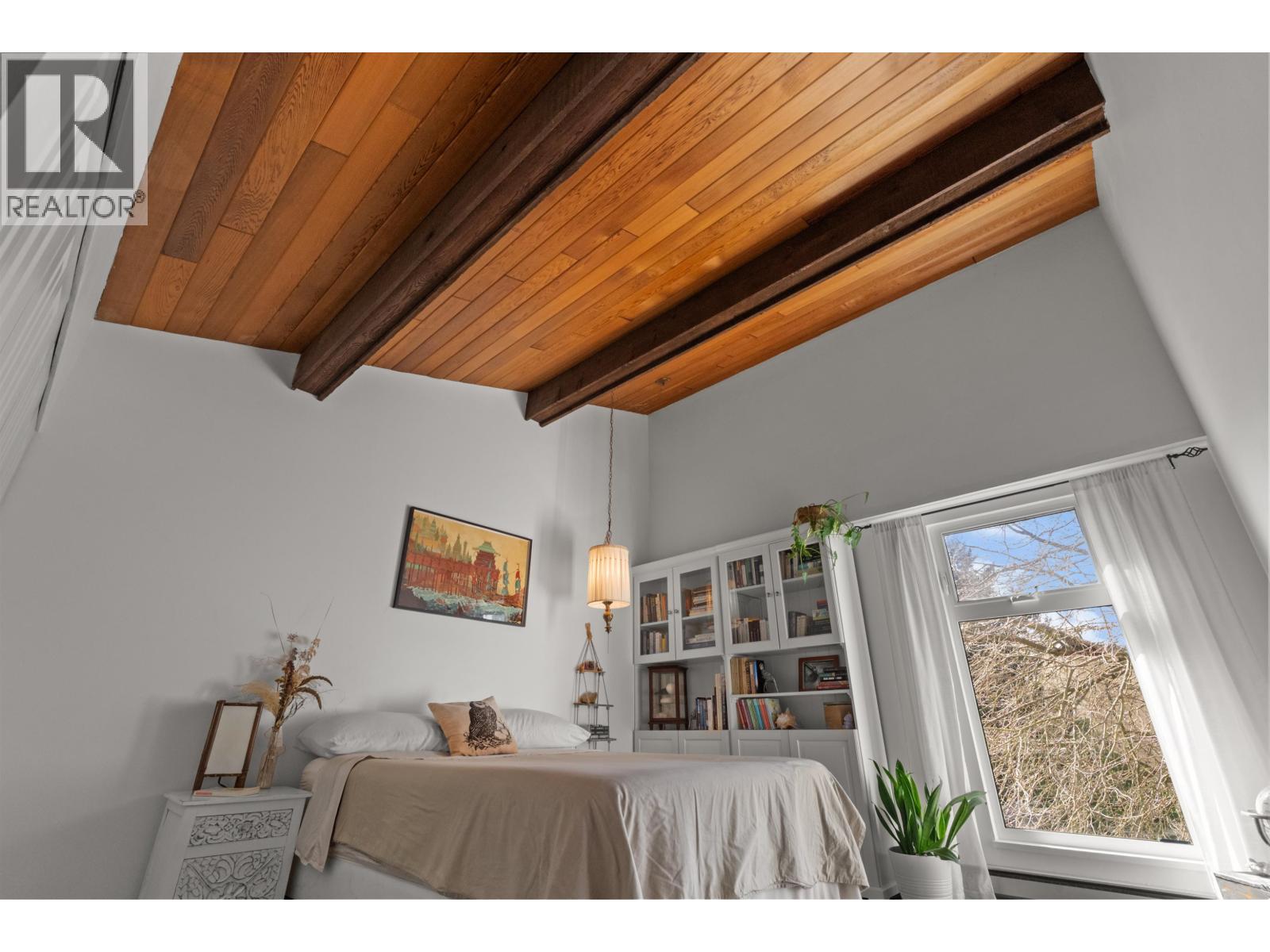 301 5553 16 Avenue Property Photo 17