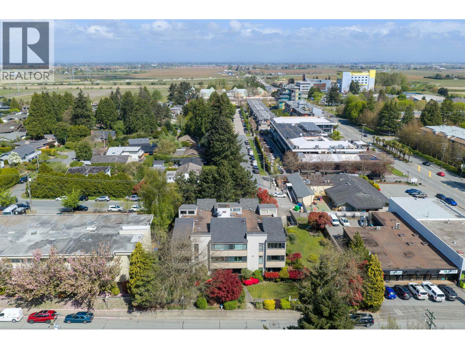 301 5553 16 Avenue Property Photo 24
