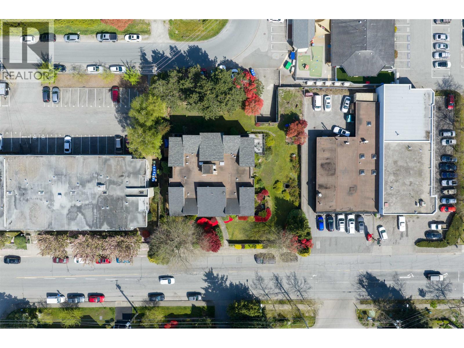 301 5553 16 Avenue Property Photo 26