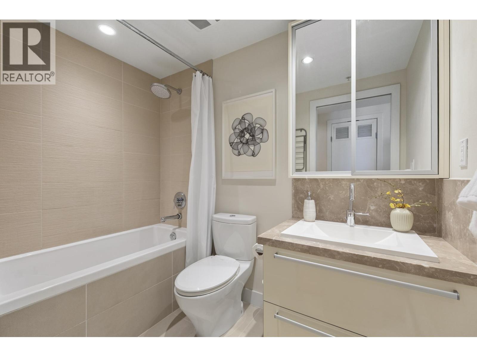 507 288 W 1st Avenue Property Photo 26