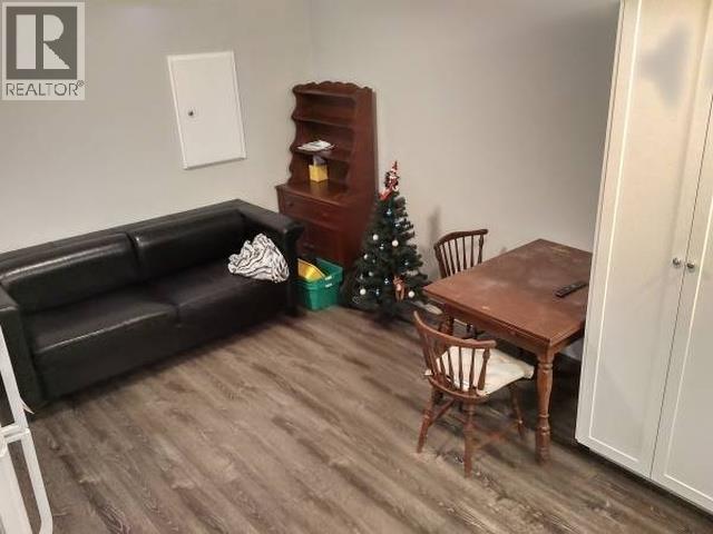 2 6878 Canada Way Property Photo 3