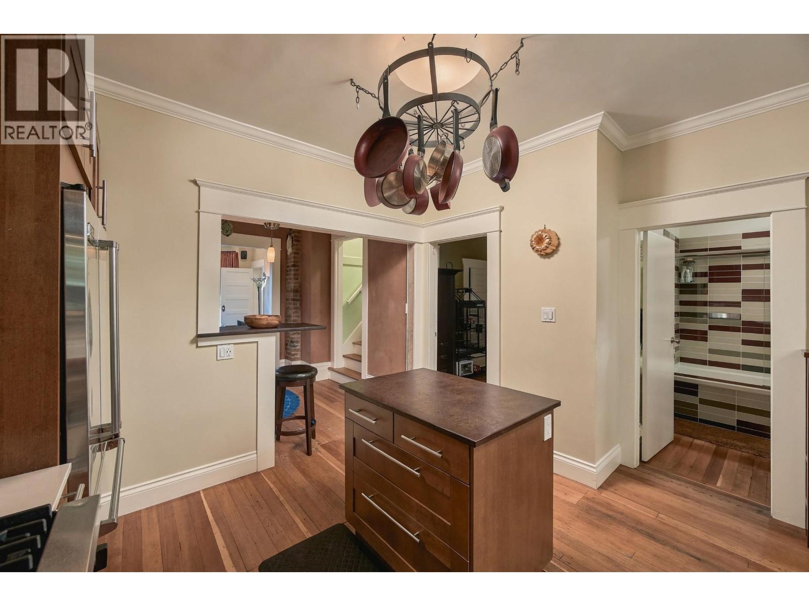 1761 E 4th Avenue Property Photo 14