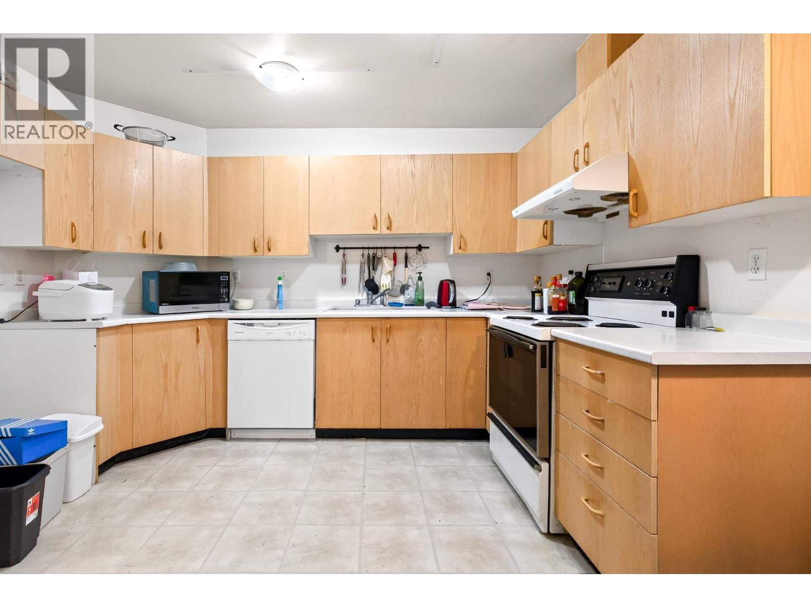 104 7560 Moffatt Road Property Photo 13