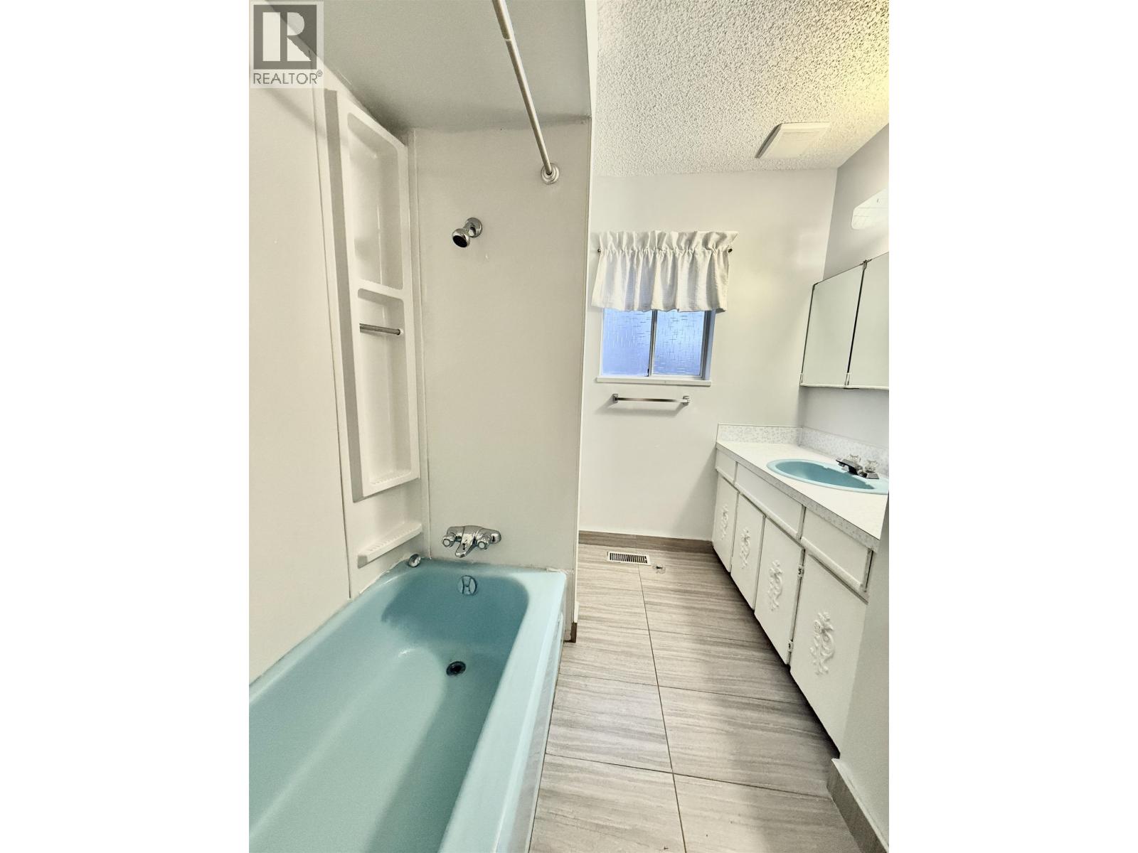 3850 Lillooet Street Property Photo 20
