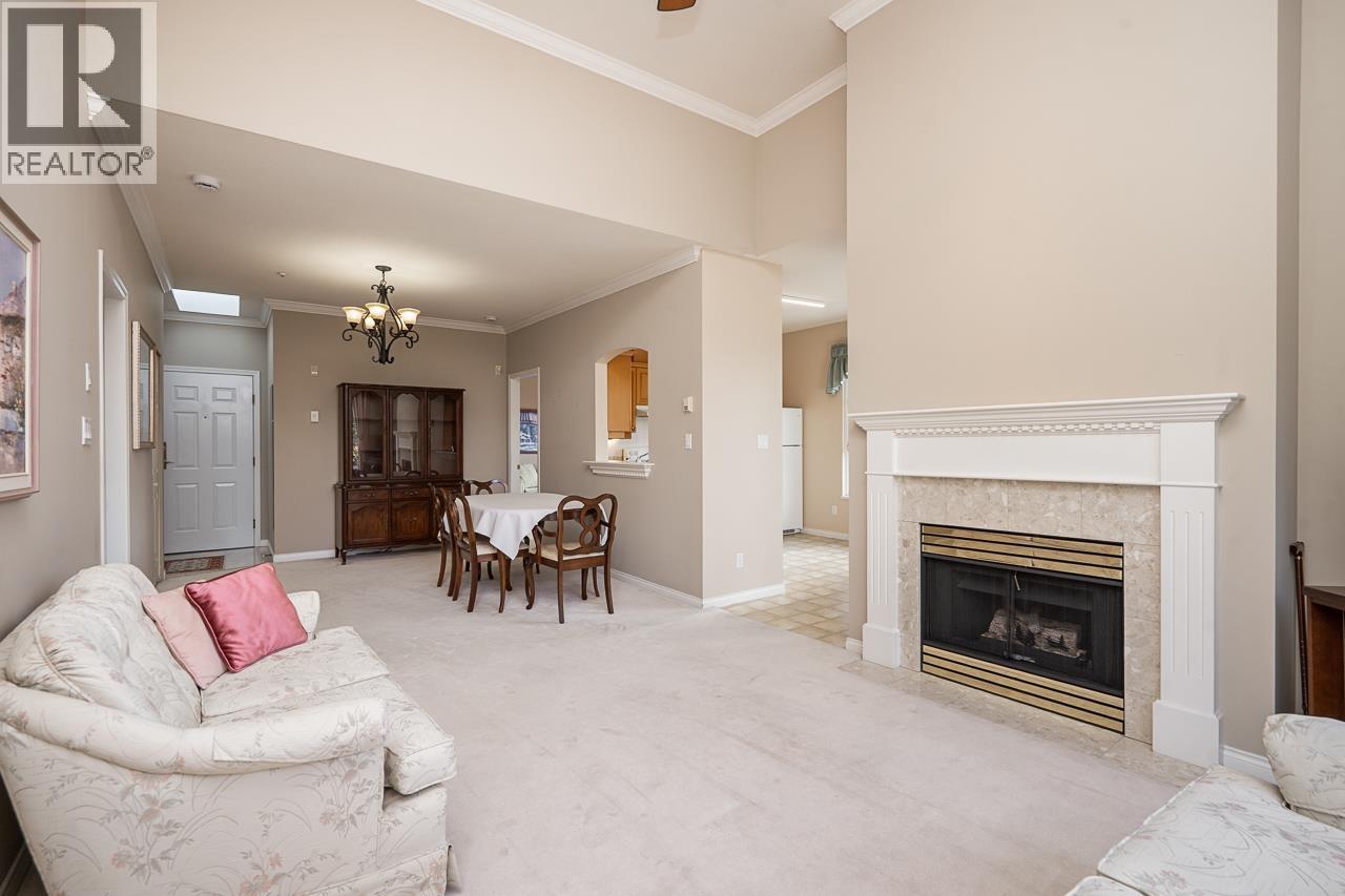 411 3098 Guildford Way Property Photo 4