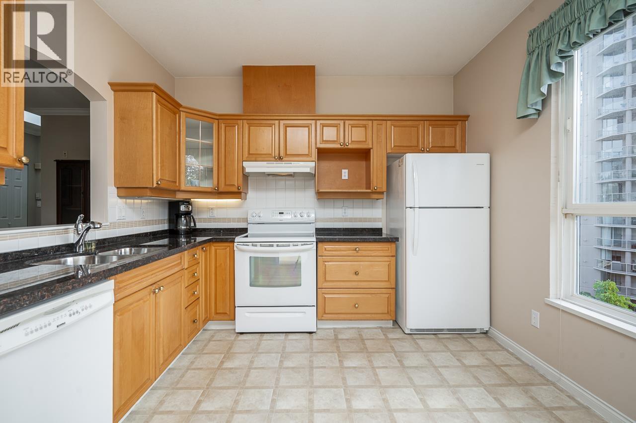 411 3098 Guildford Way Property Photo 8