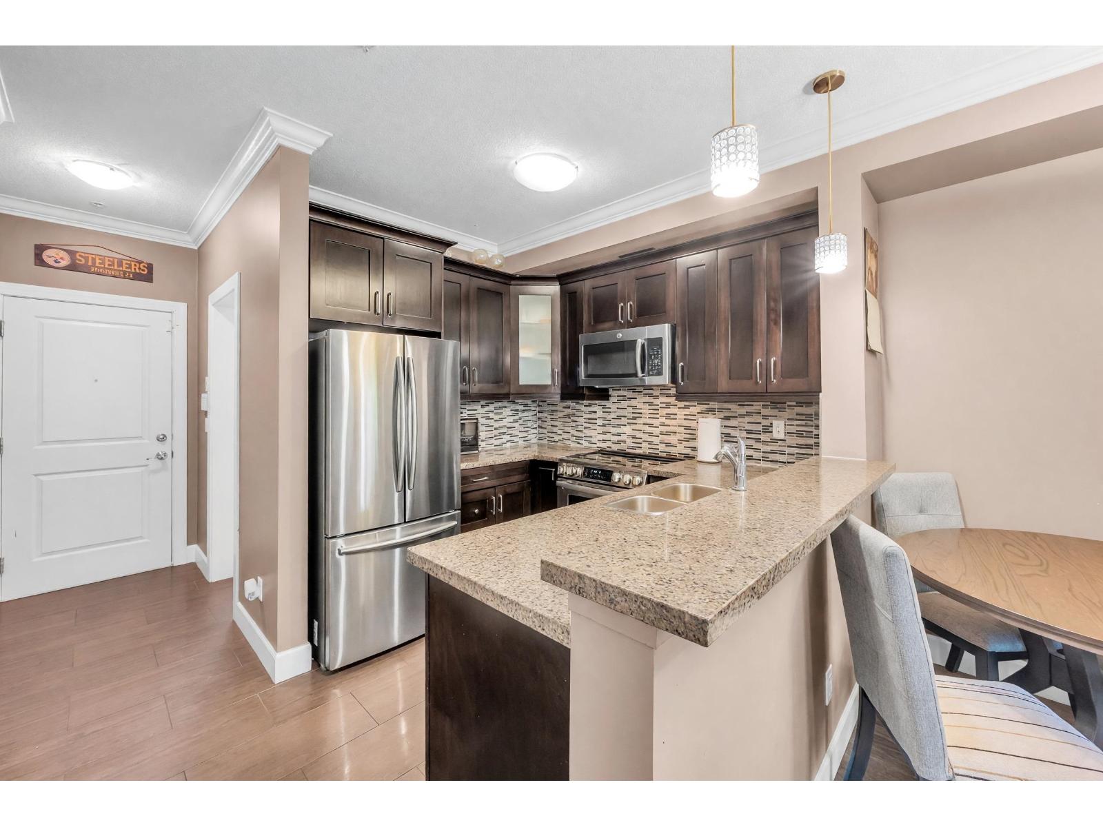 420 13897 Fraser Highway Property Photo 4