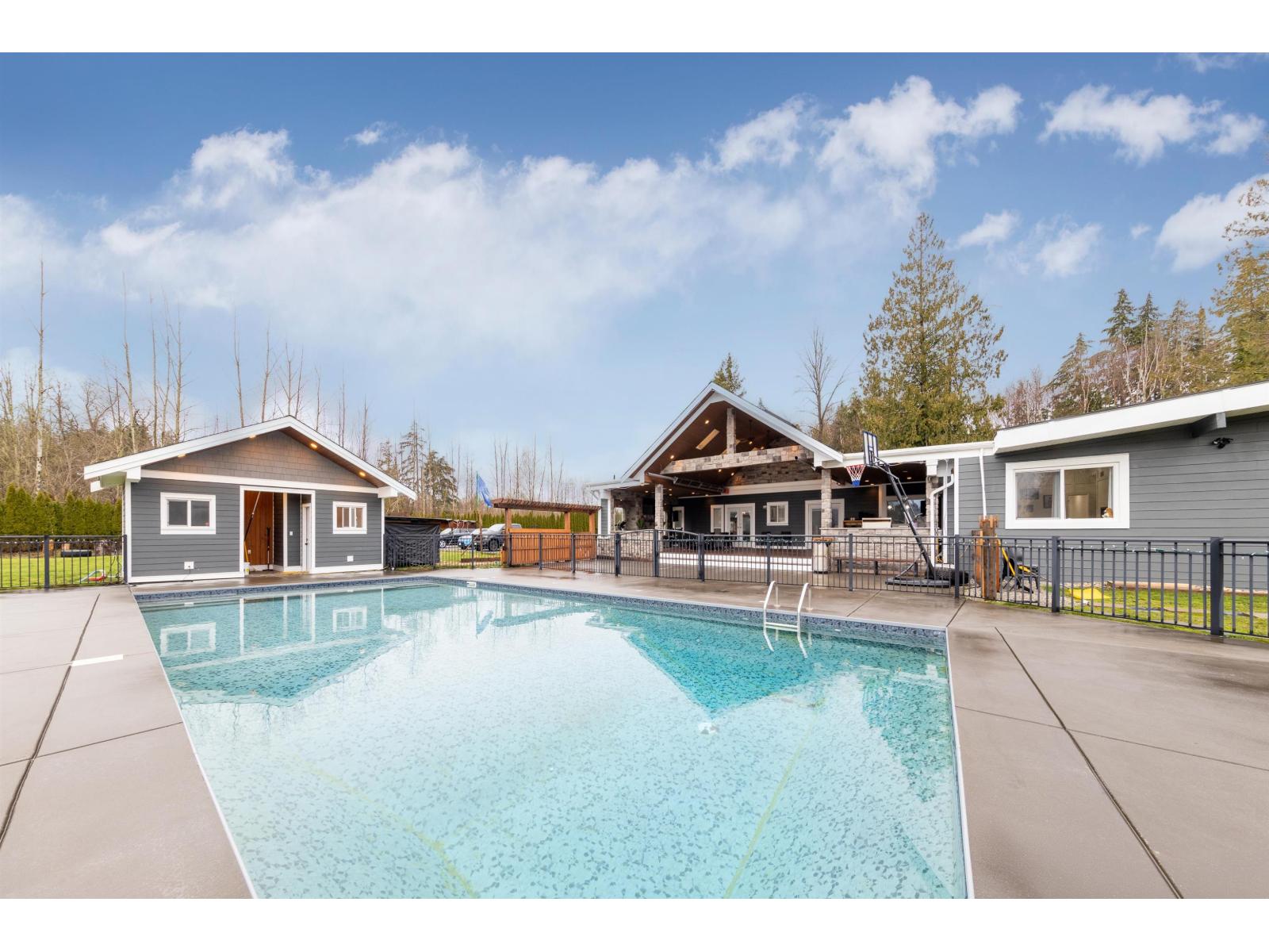 21298 36 Avenue Property Photo 18