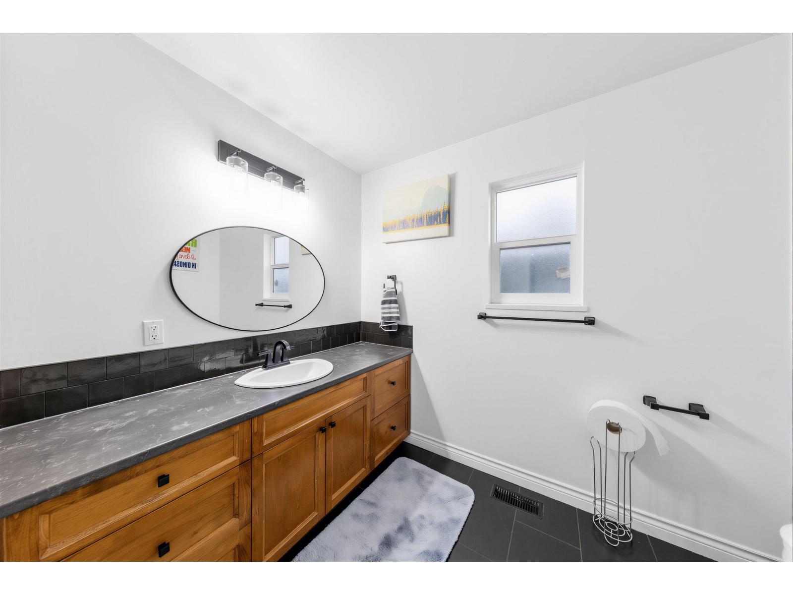 21298 36 Avenue Property Photo 27
