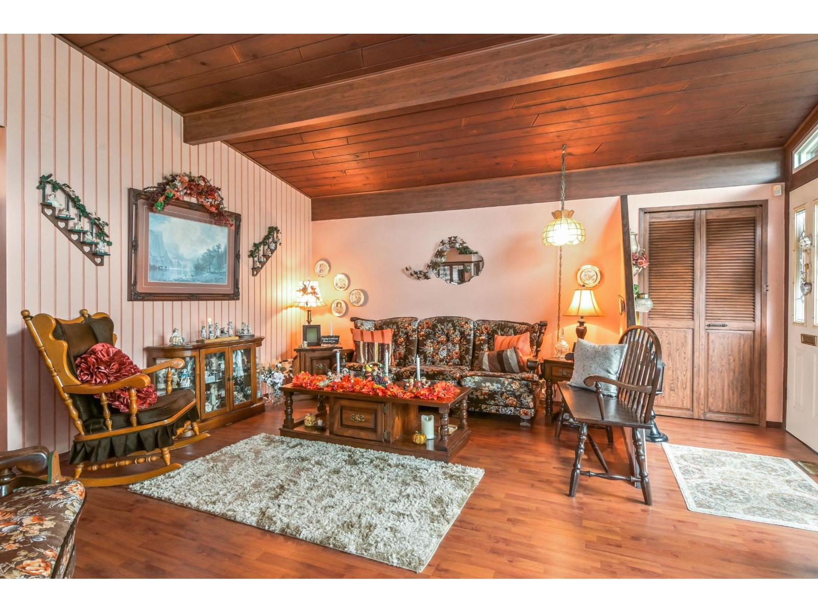 14086 77a Avenue Property Photo 4
