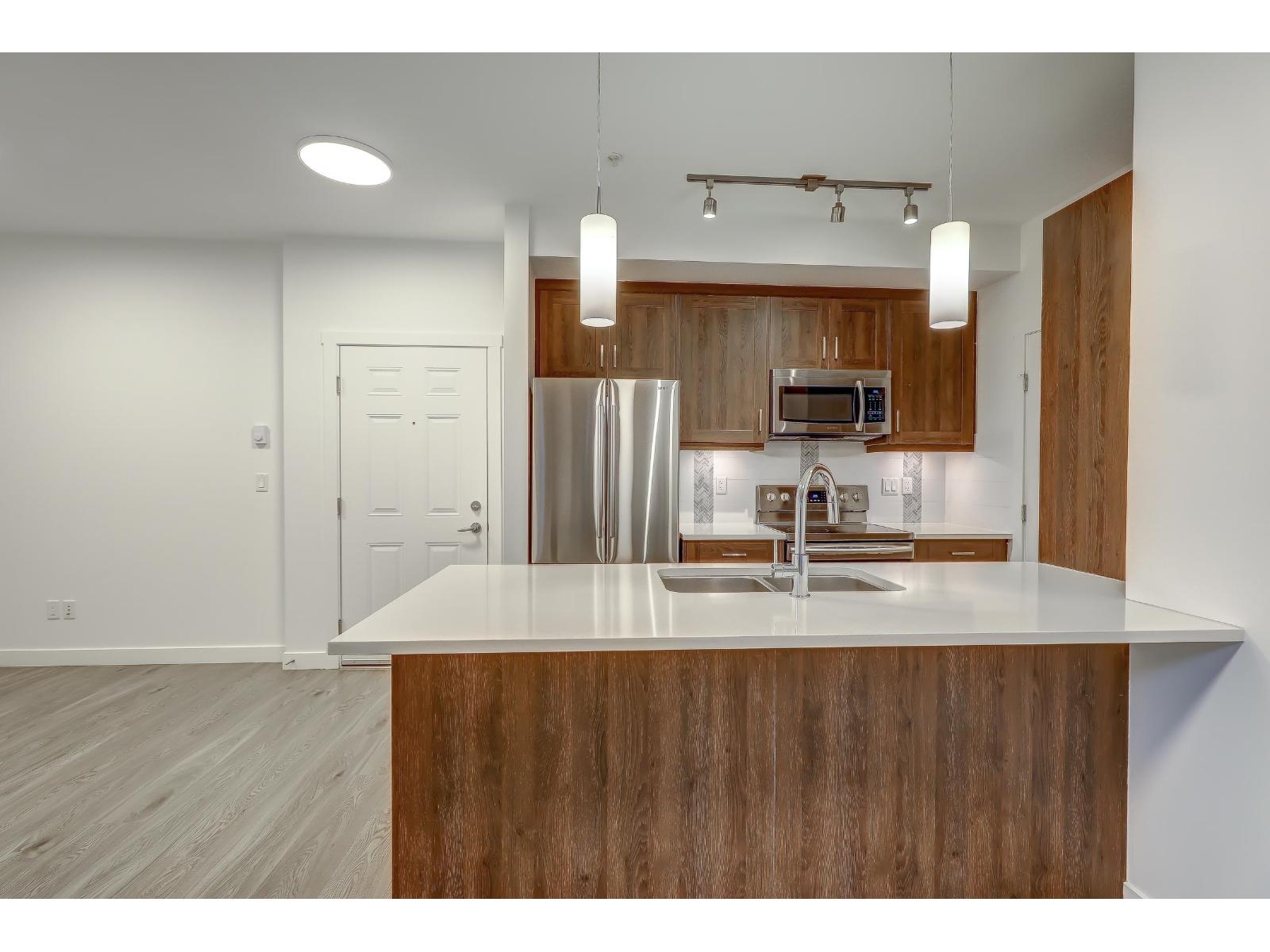 505 20826 72 Avenue Property Photo 5