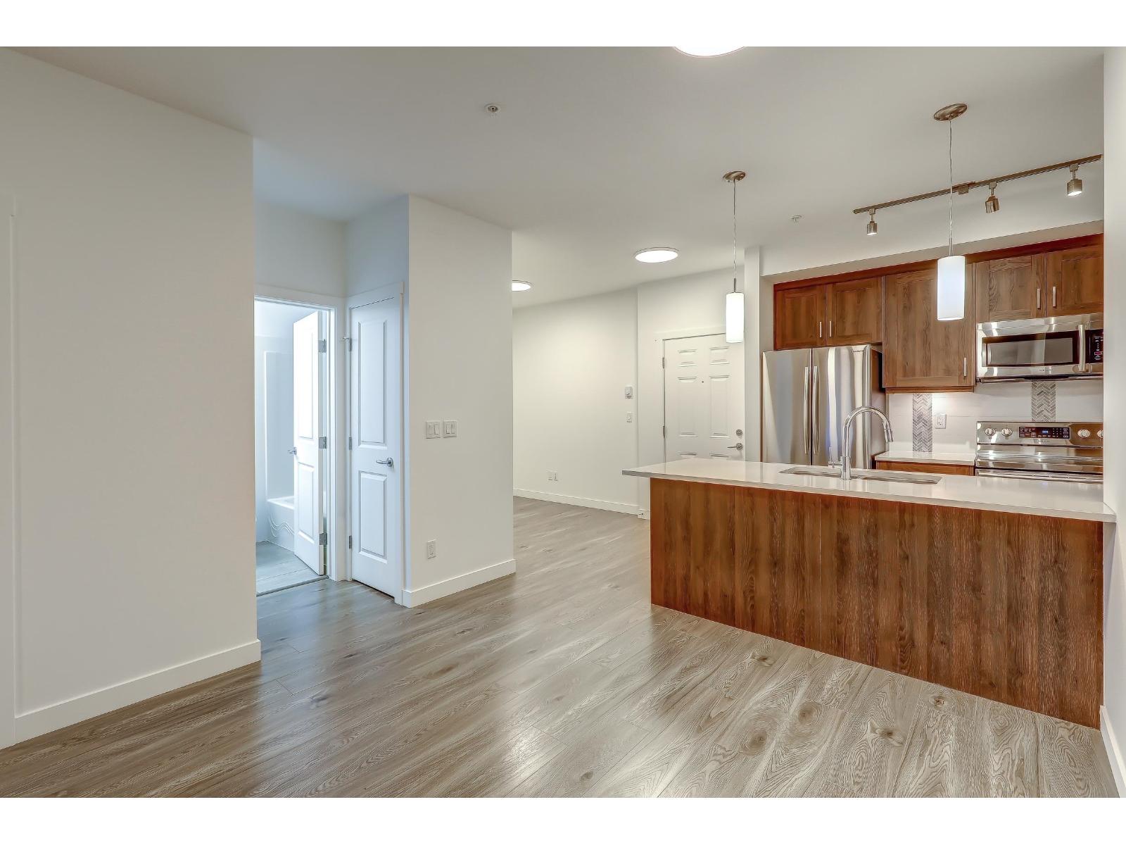 505 20826 72 Avenue Property Photo 6