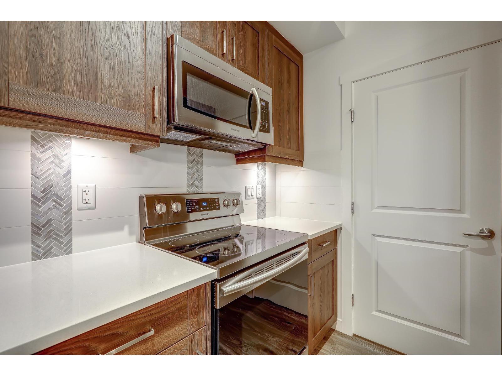 505 20826 72 Avenue Property Photo 12
