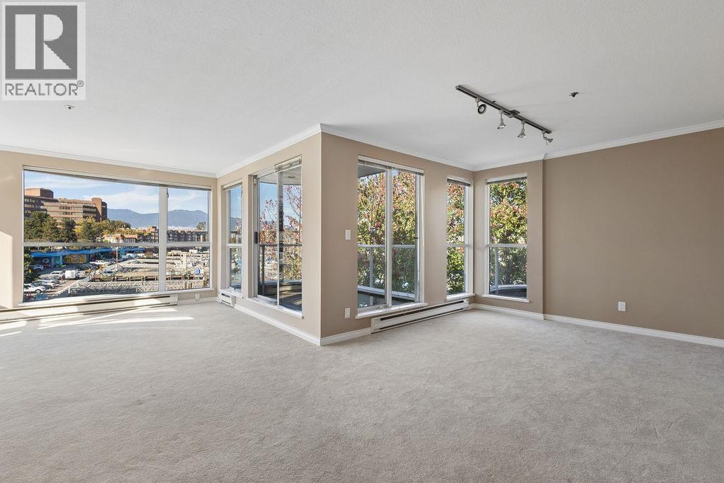 305 1551 Mariner Walk Property Photo 2