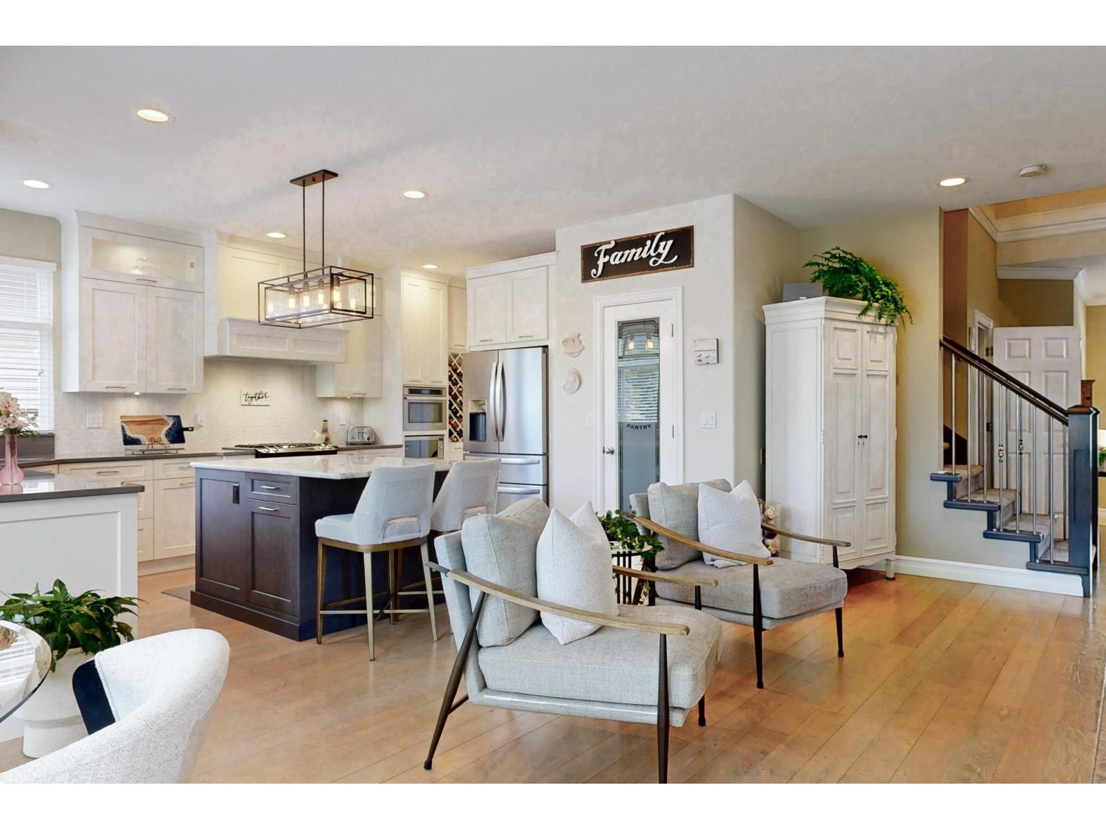 5795 167 Street Property Photo 2