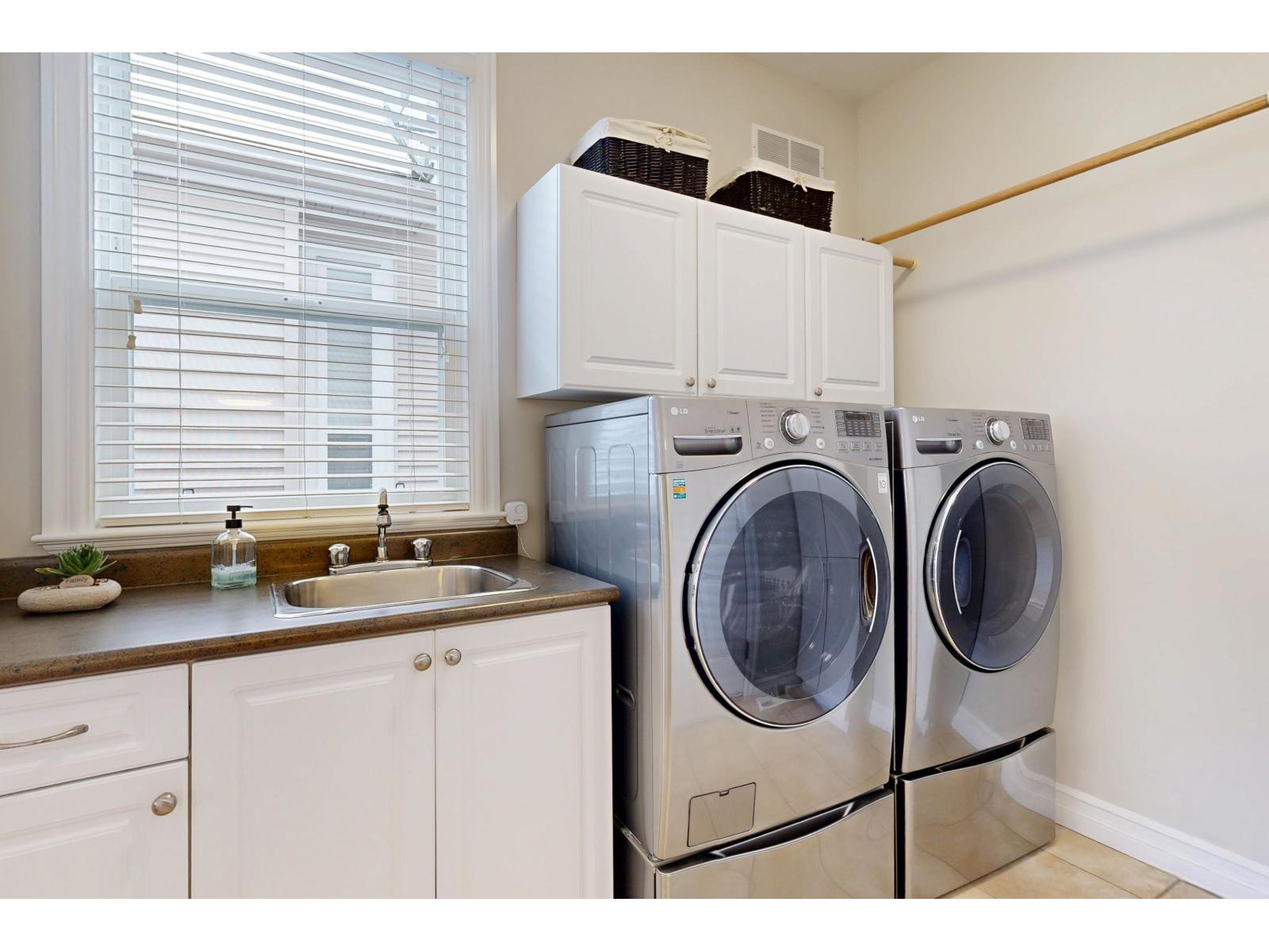 5795 167 Street Property Photo 15