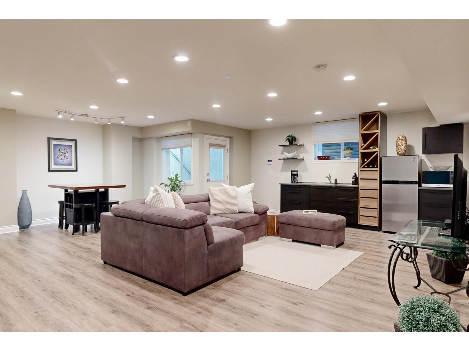 5795 167 Street Property Photo 32
