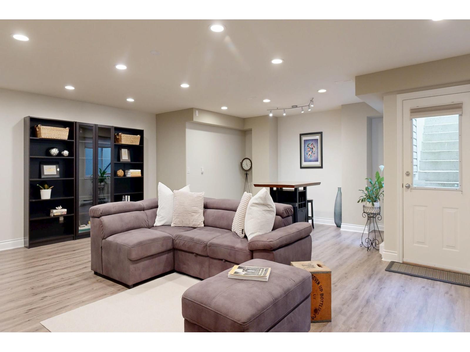 5795 167 Street Property Photo 35