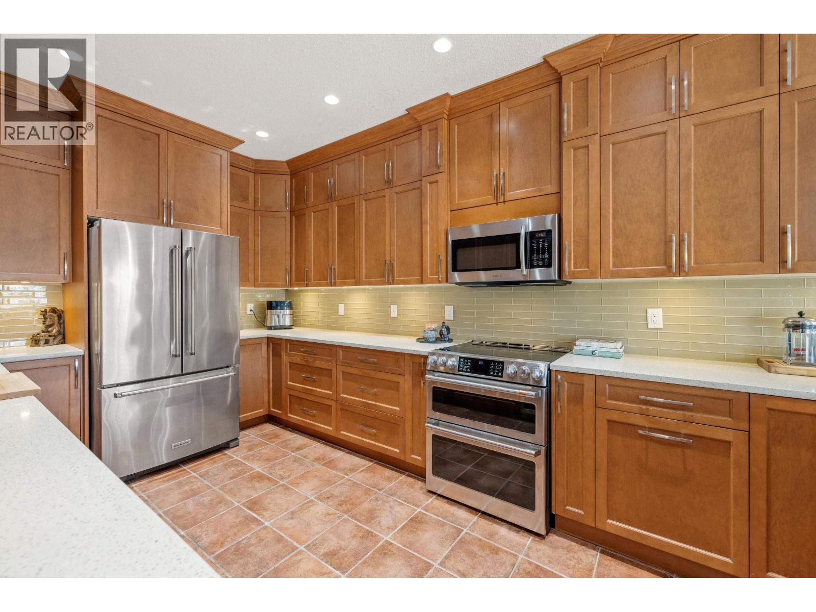 202 4743 W River Road Property Photo 18