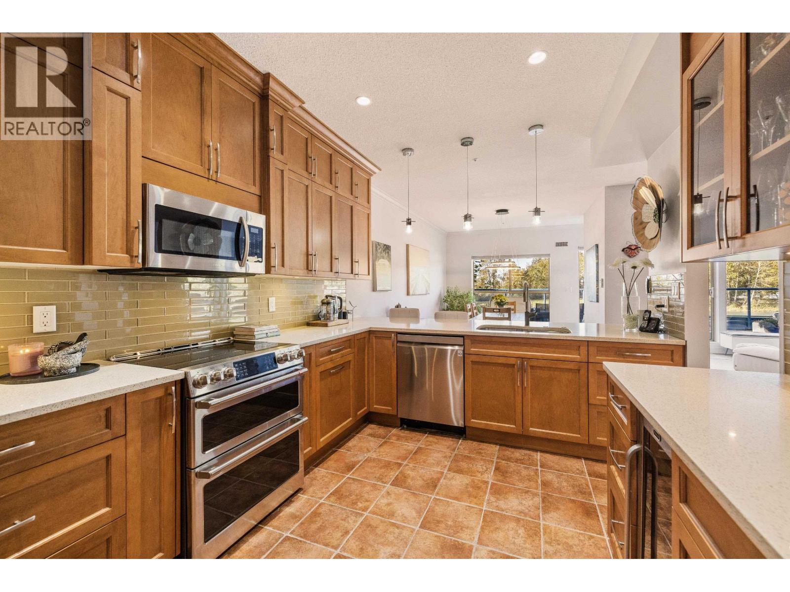 202 4743 W River Road Property Photo 19
