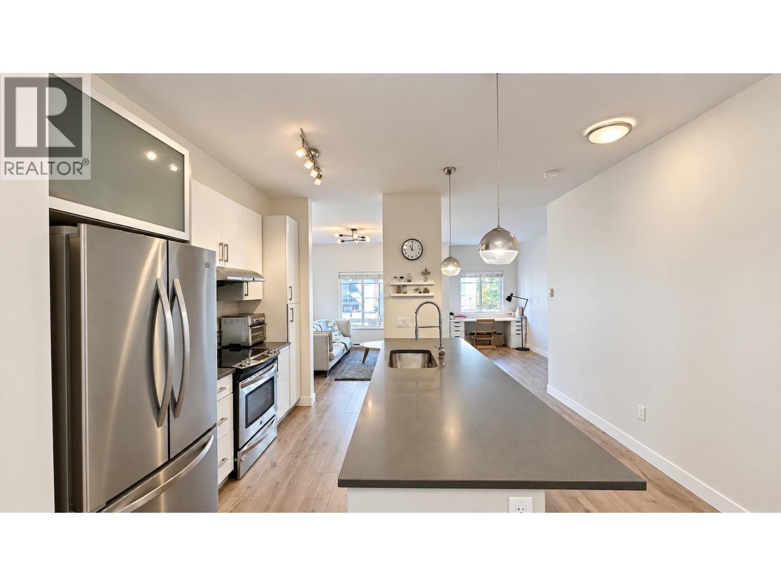 25 1219 Burke Mountain Street Property Photo 11