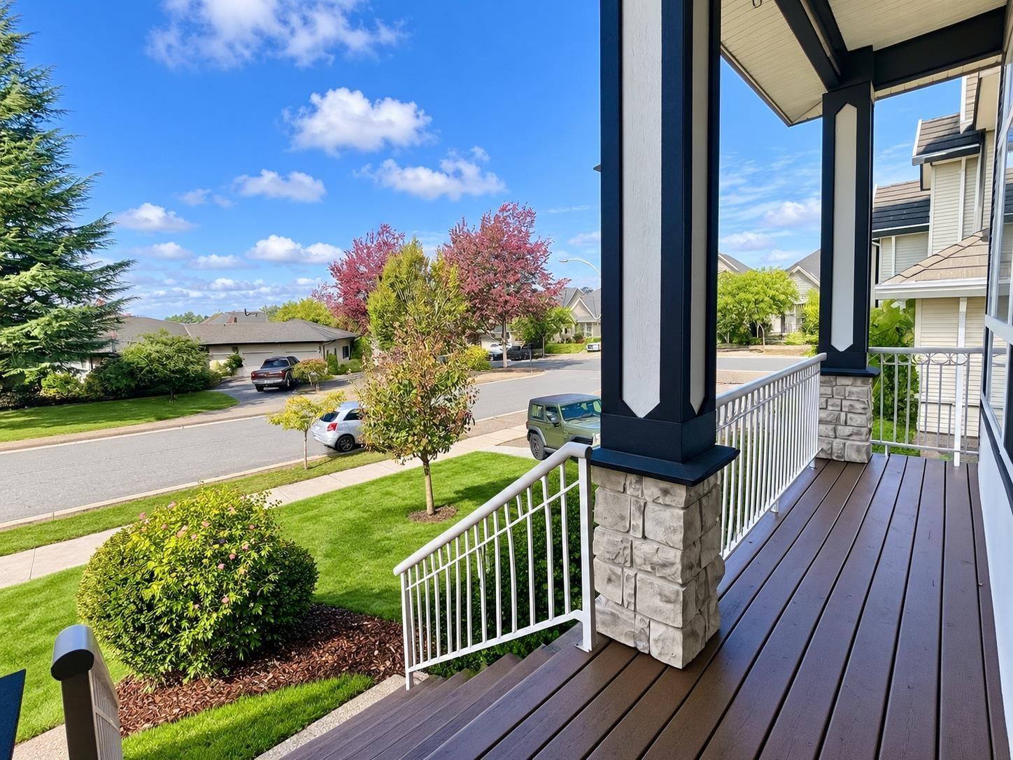 6668 183 Street Property Photo 2