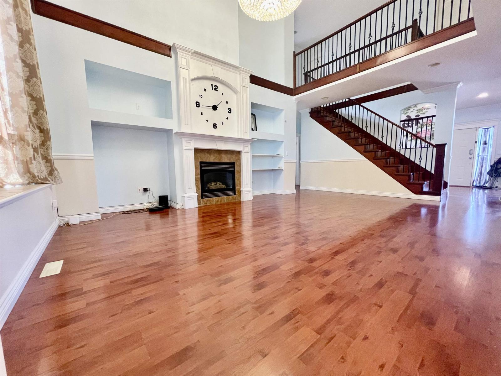 6668 183 Street Property Photo 6