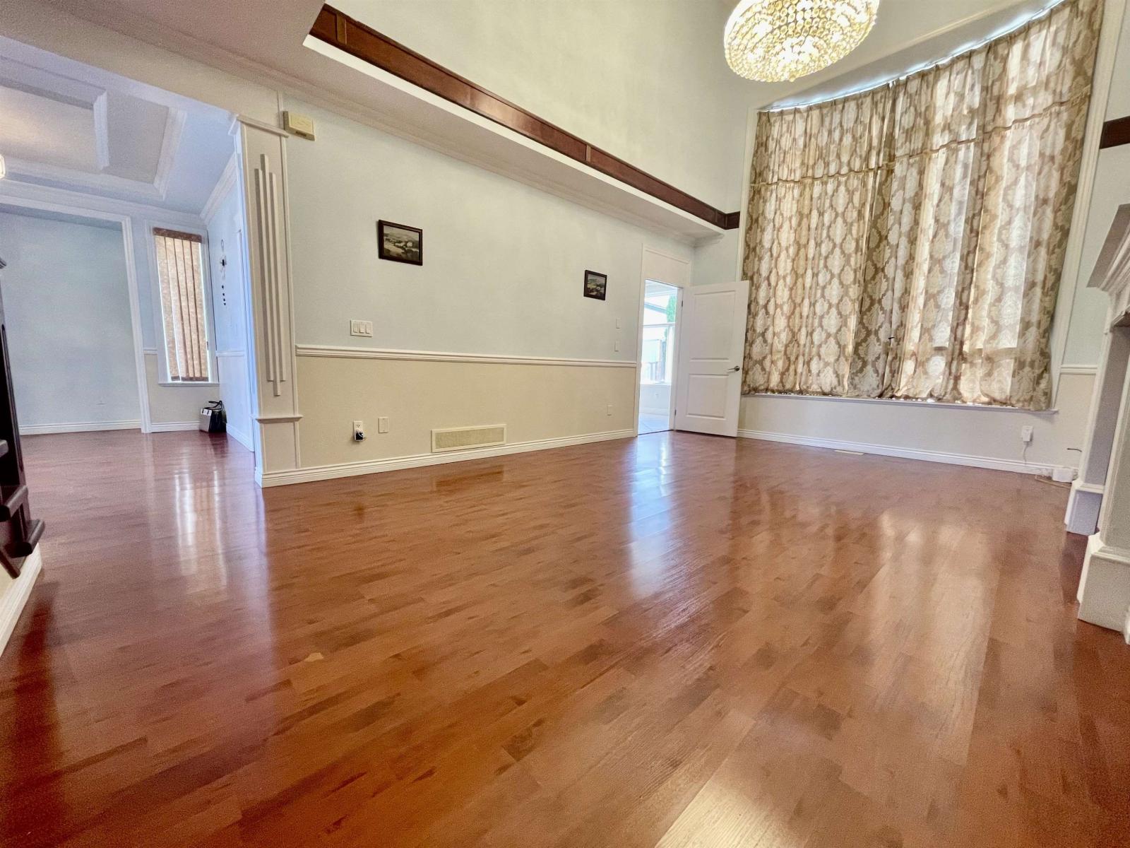 6668 183 Street Property Photo 8