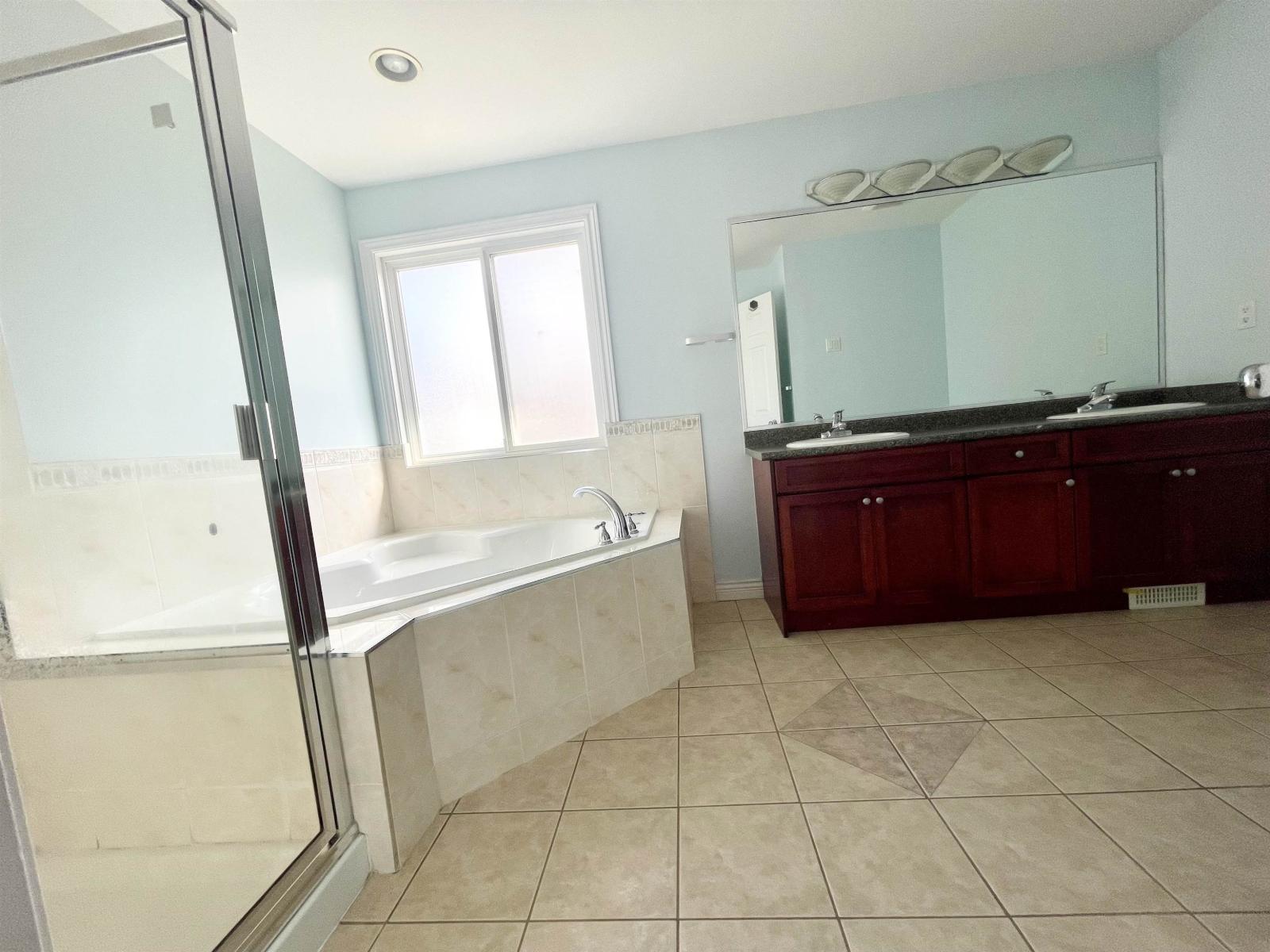 6668 183 Street Property Photo 19
