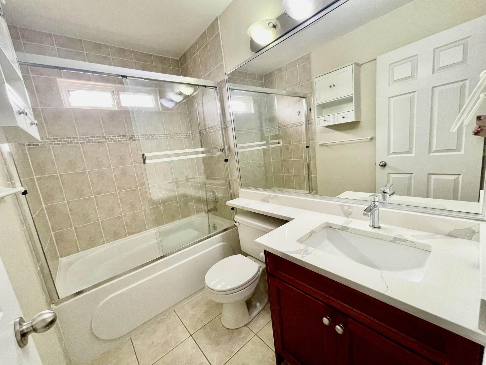 6668 183 Street Property Photo 20