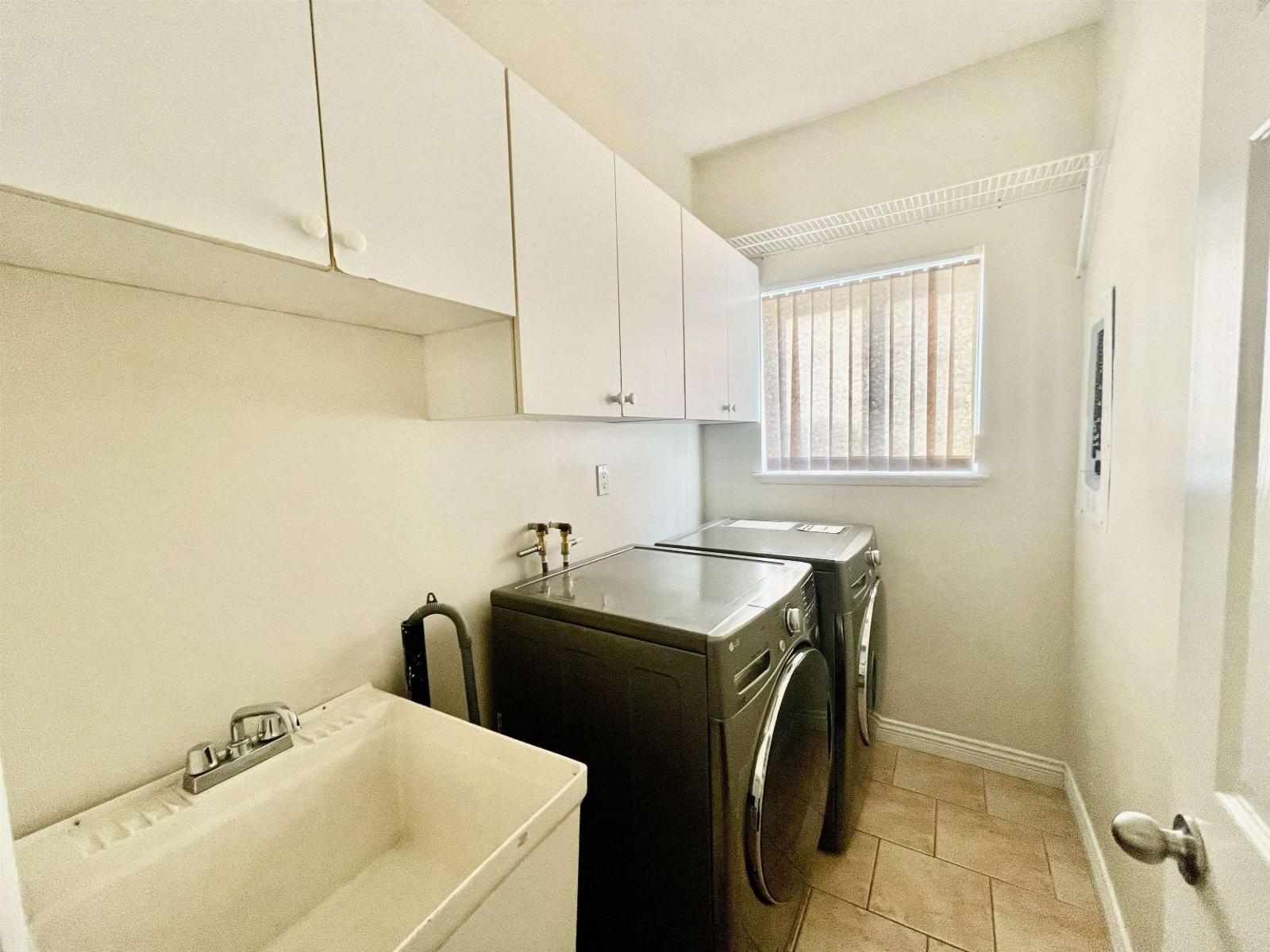 6668 183 Street Property Photo 23