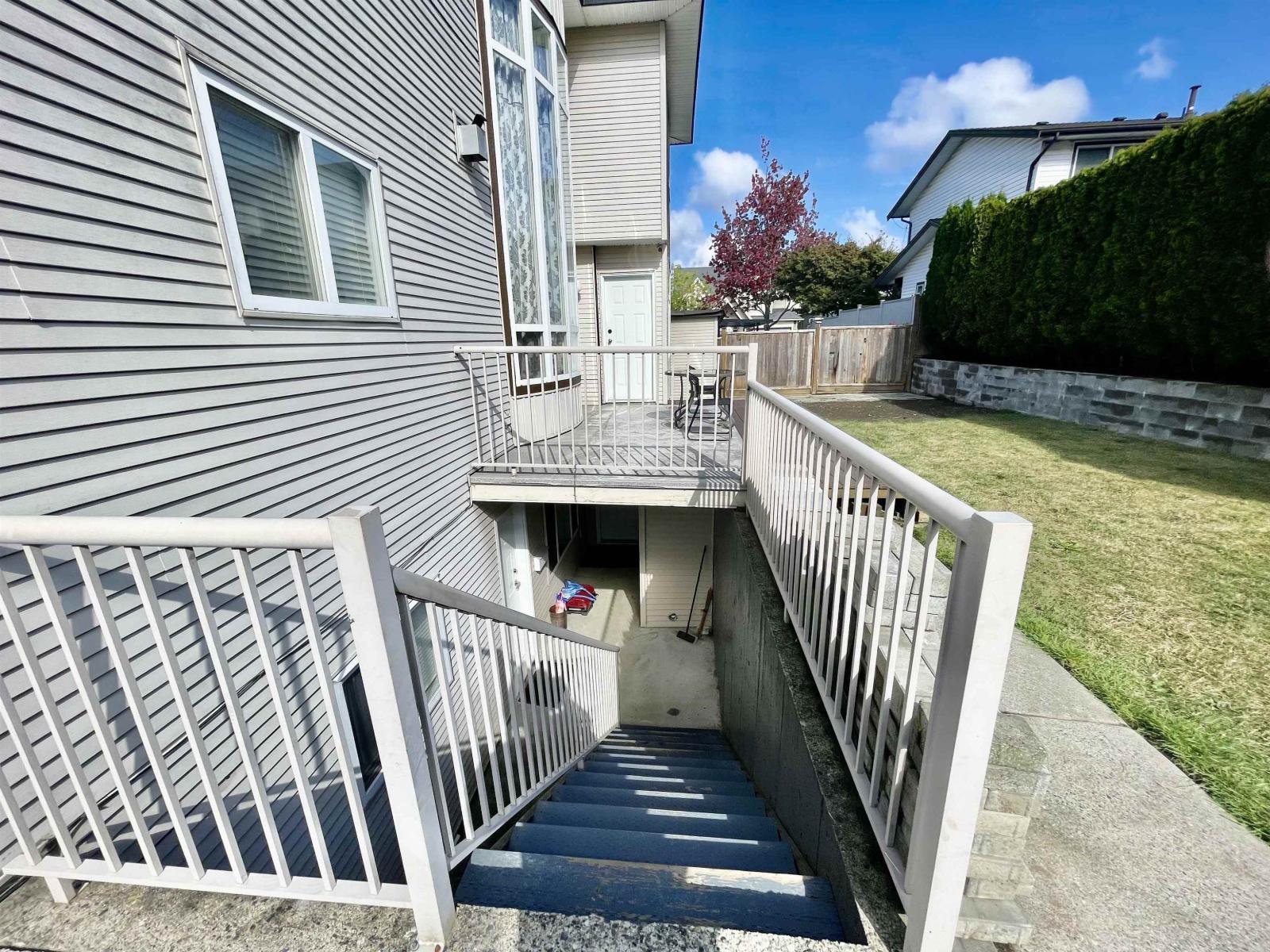 6668 183 Street Property Photo 24