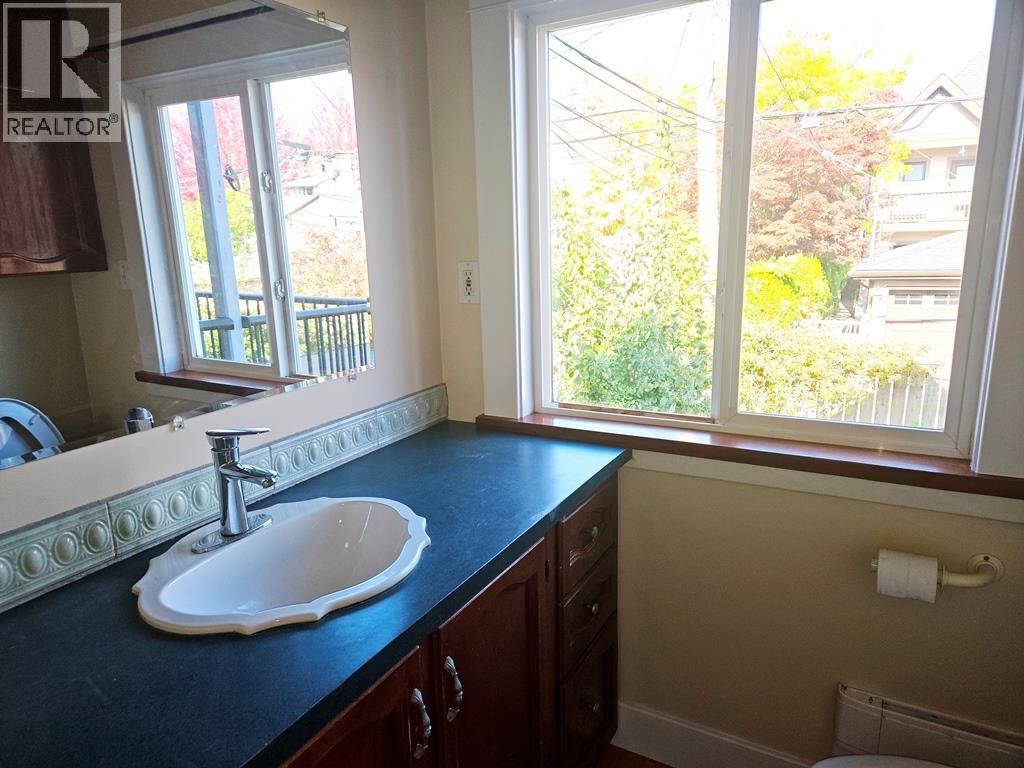 2155 Graveley Street Property Photo 16