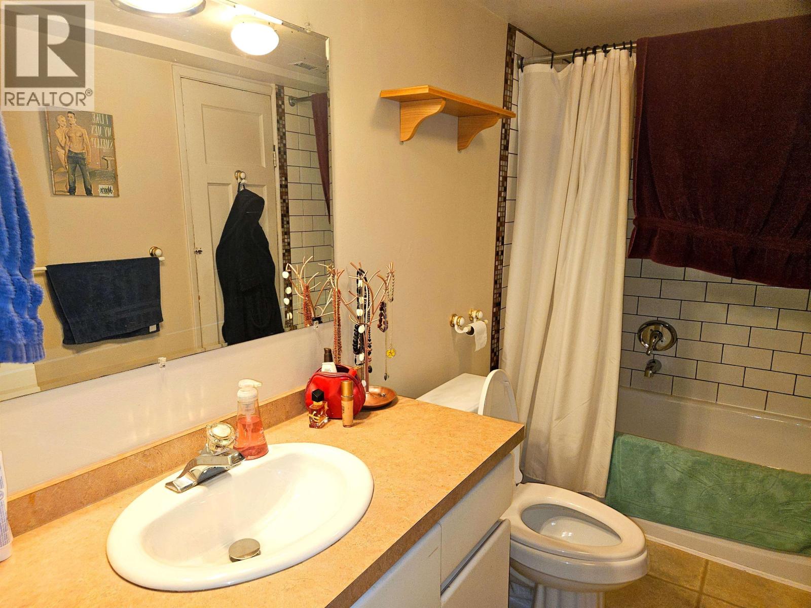 2155 Graveley Street Property Photo 31