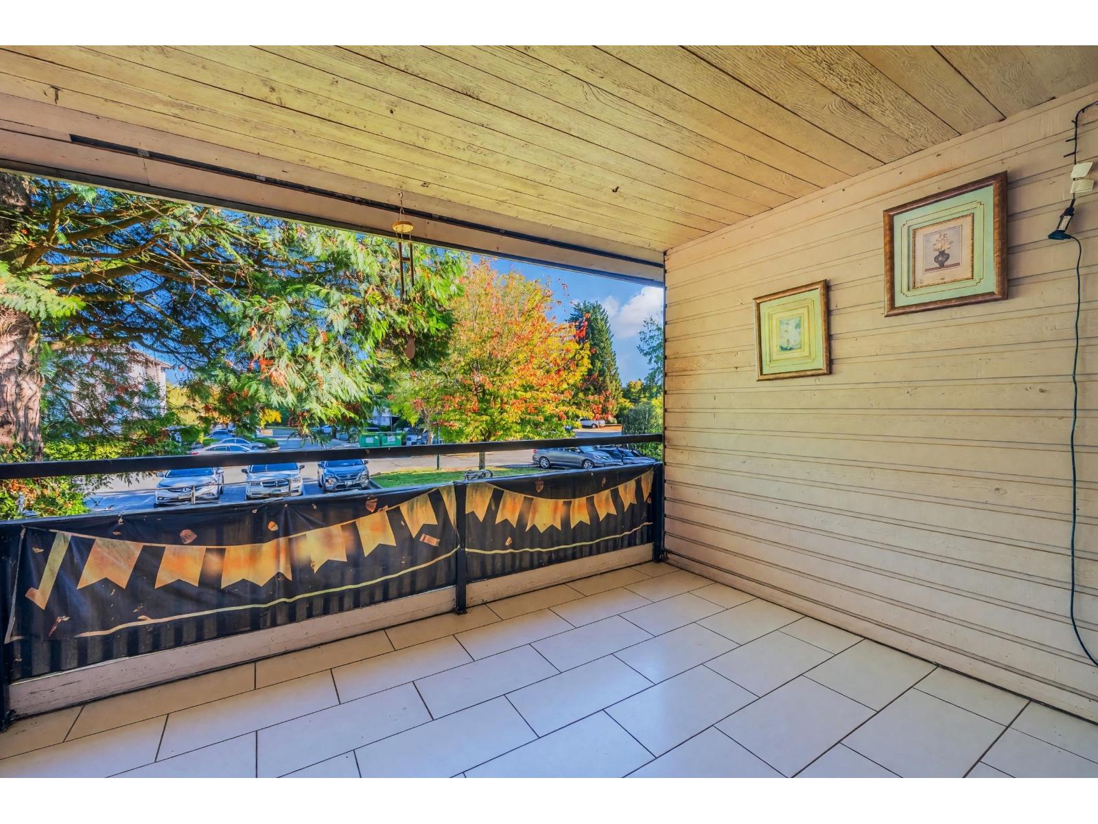 14846 Holly Park Lane Property Photo 2