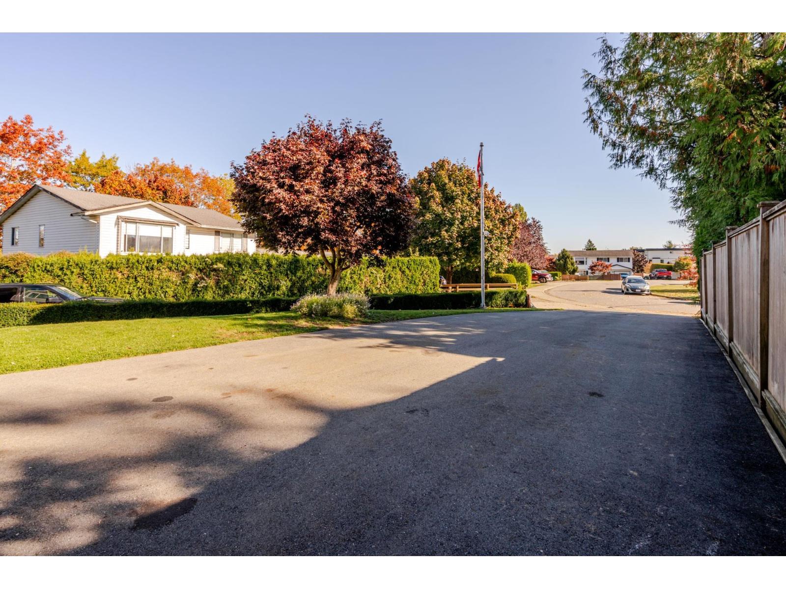 26575 30a Avenue Property Photo 4