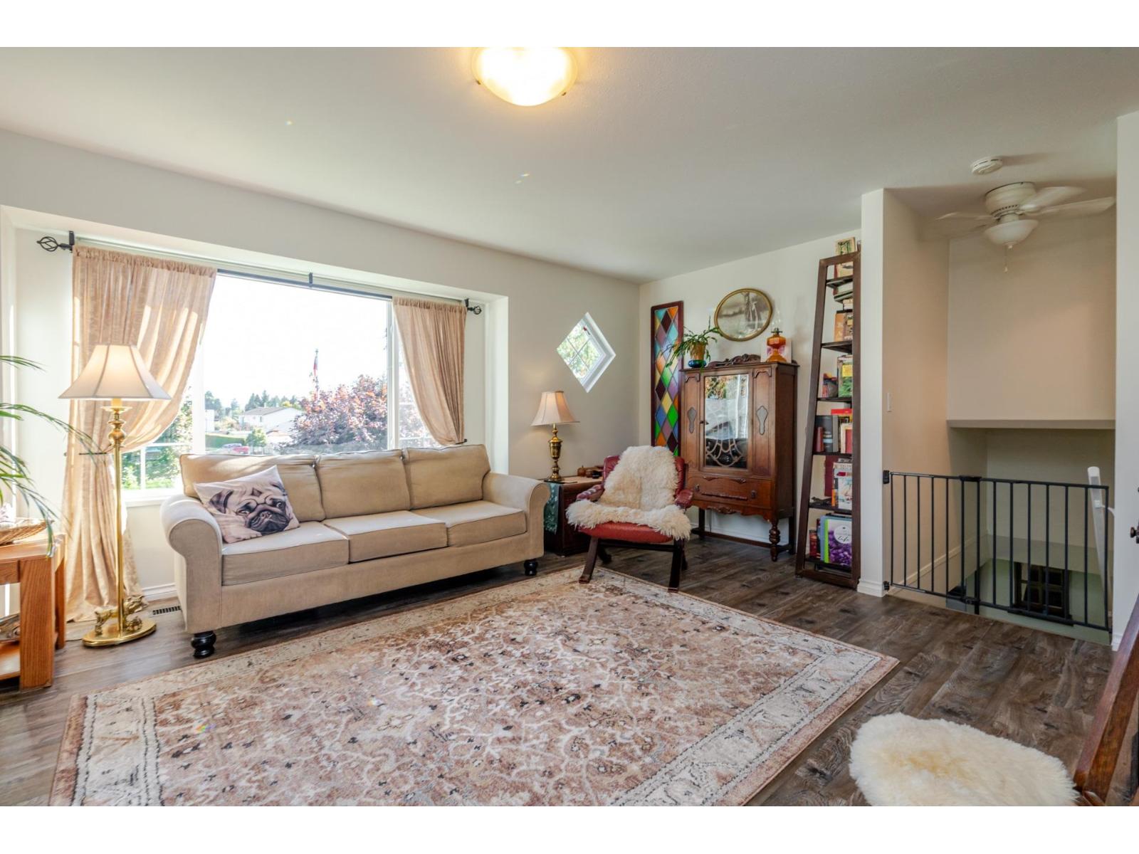 26575 30a Avenue Property Photo 12