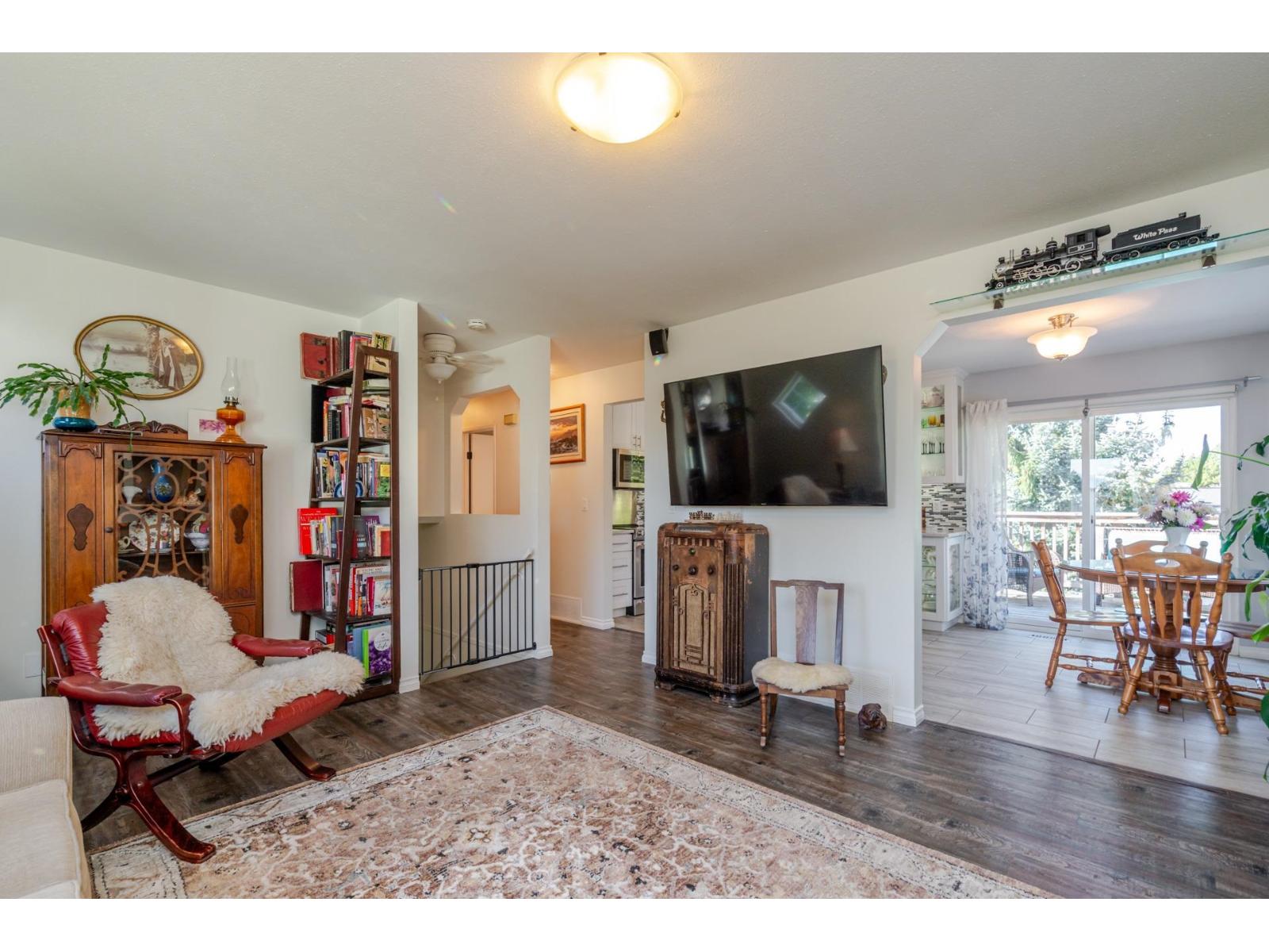 26575 30a Avenue Property Photo 13