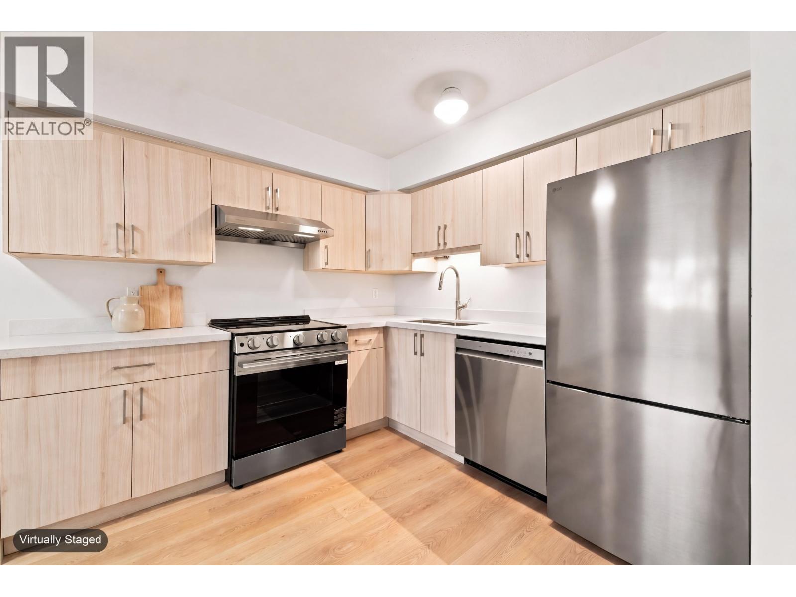 301 2928 Commercial Drive Property Photo 7