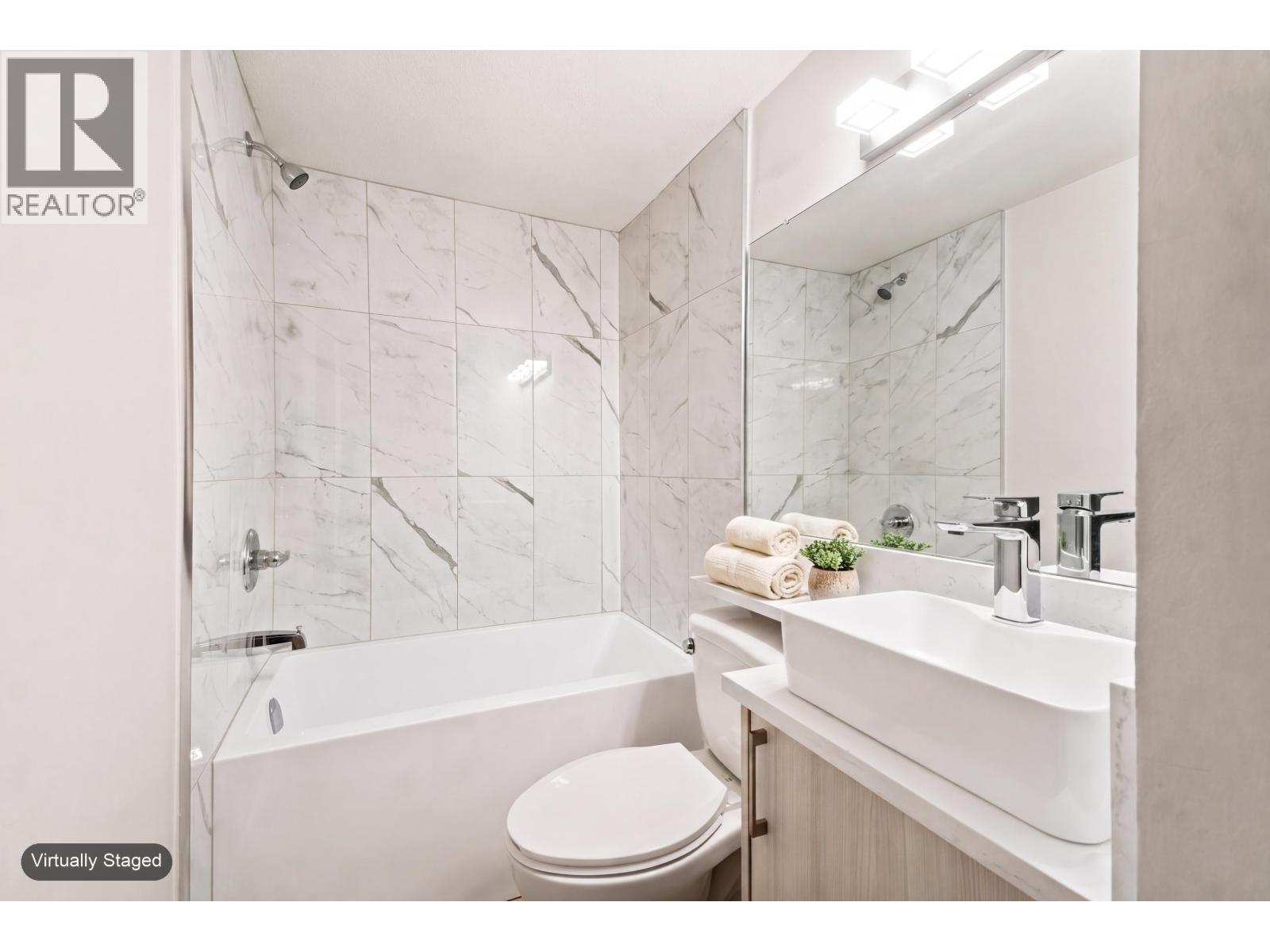 301 2928 Commercial Drive Property Photo 8