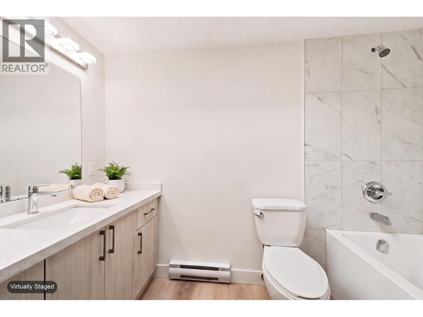 301 2928 Commercial Drive Property Photo 11