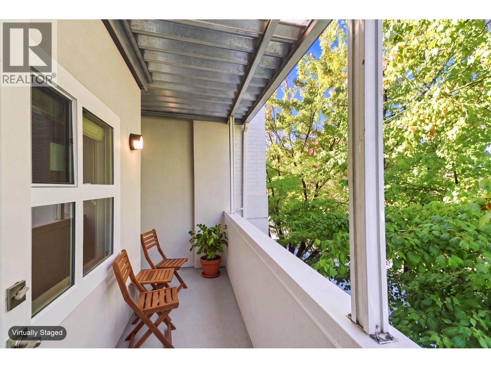 301 2928 Commercial Drive Property Photo 13