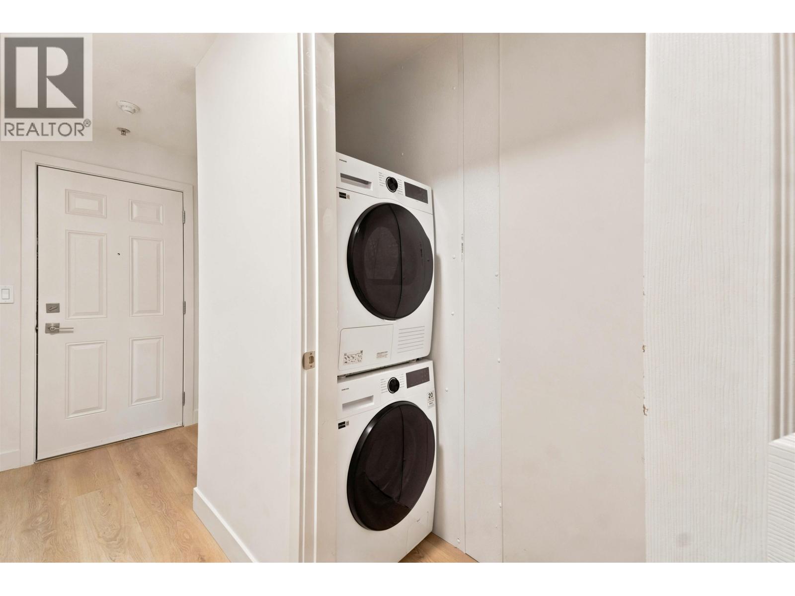 301 2928 Commercial Drive Property Photo 27